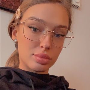 Meet your Posher, Hailey